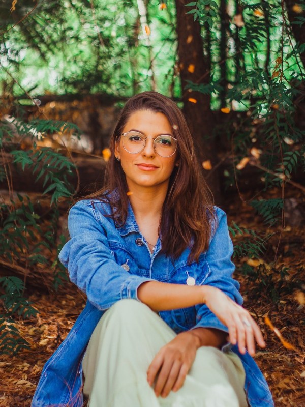 How to Nail Your Author Headshot (with Examples) ⬩ SiteArcade